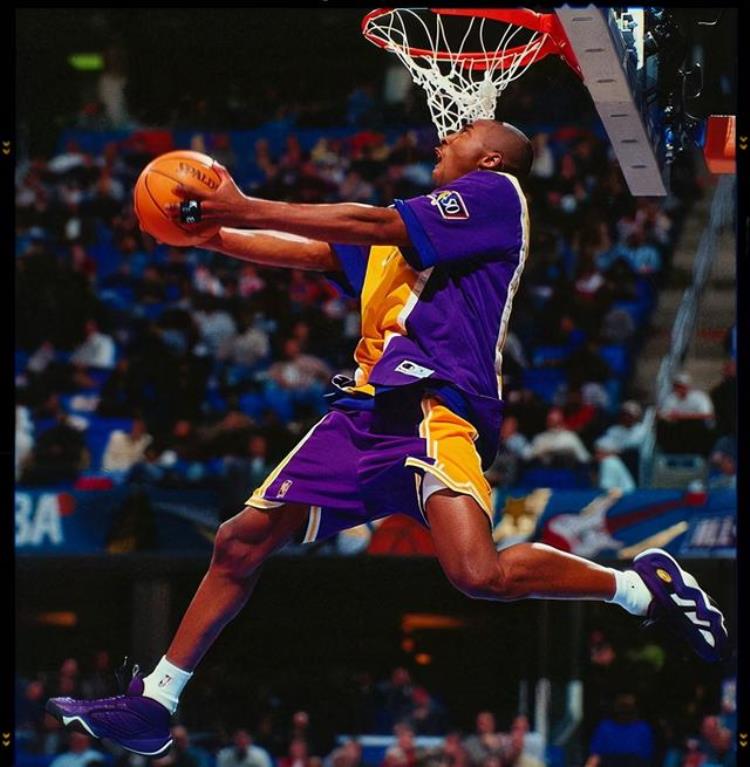 科比球迷纪念科比「传奇的开端科比NBA生涯第1分24周年纪念日挚友转发祈祷」