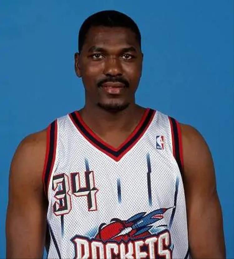 盘点NBA历史上十大中锋奥拉朱旺仅排第五大卫罗宾逊上榜