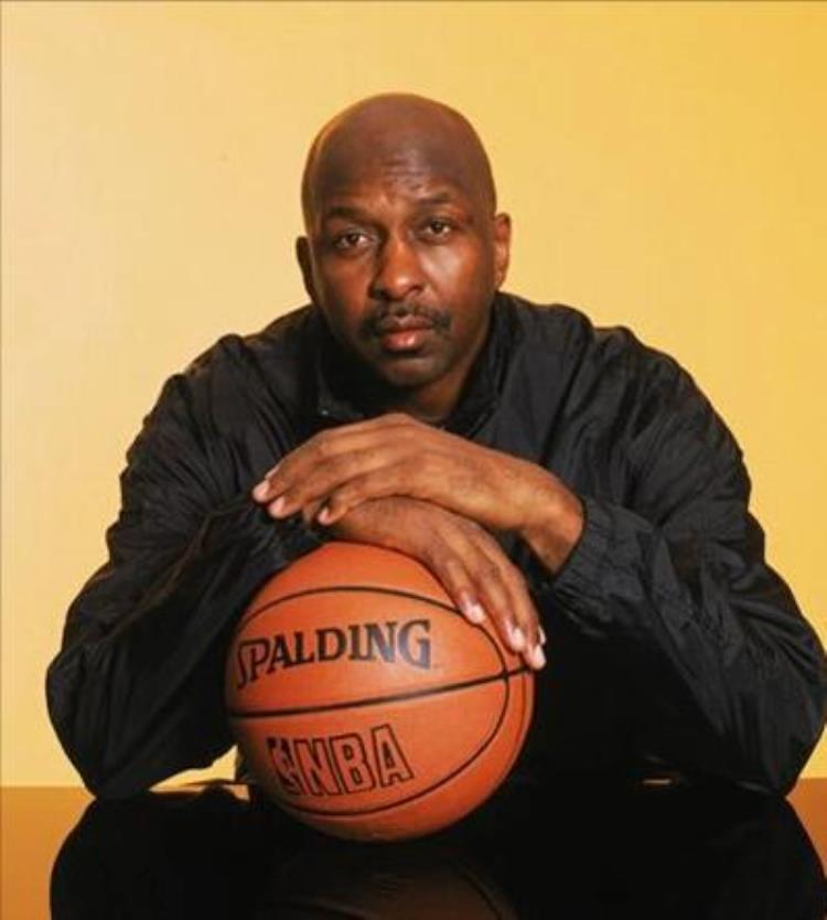 盘点NBA历史上十大中锋奥拉朱旺仅排第五大卫罗宾逊上榜