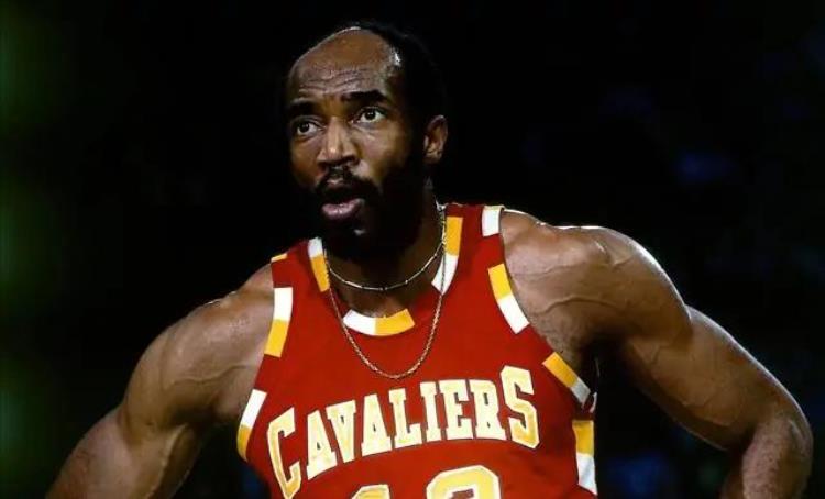 盘点NBA历史上十大中锋奥拉朱旺仅排第五大卫罗宾逊上榜