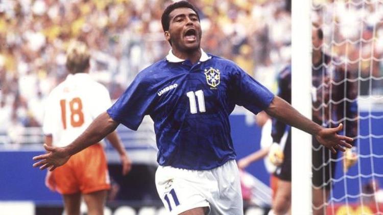 贝利之后巴西最伟大球员「巴西足球史上十大传奇球星小罗仅排第九球王贝利强到大气层」