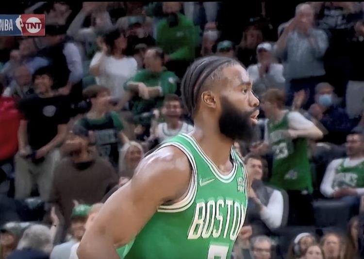 183领先11分NBA探花爆发单节17分晃倒对手字母哥7中1只拿2分
