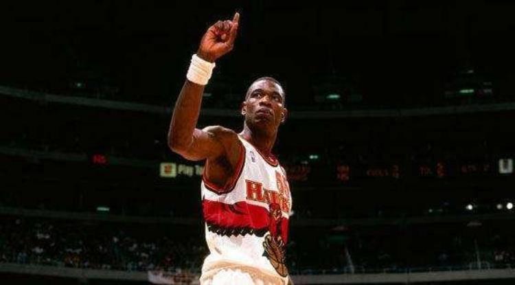 进NBA是误打误撞的结果纳什能踢职业足球修车工因身高练篮球