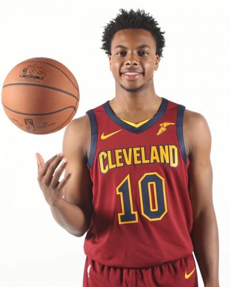 NBA球星新赛季定妆照「NBA官方发布热门新秀定妆照威廉森莫兰特帅气亮相」