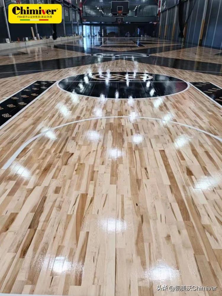 NBA地板设计「盘点NBA球队木地板彩绘风格及实际应用篮网篇」
