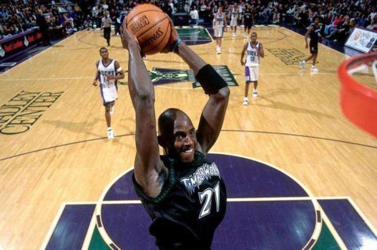 nba十大最好看球衣「NBA历史十款最好看的球衣魔术如夜空璀璨湖人尽显豪门气息」