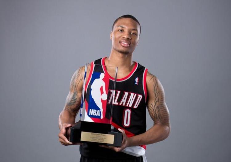 nba2kol2会升值的新秀「努力得到回报的另一种表现最佳新秀在NBA2K游戏中的能力值变化」
