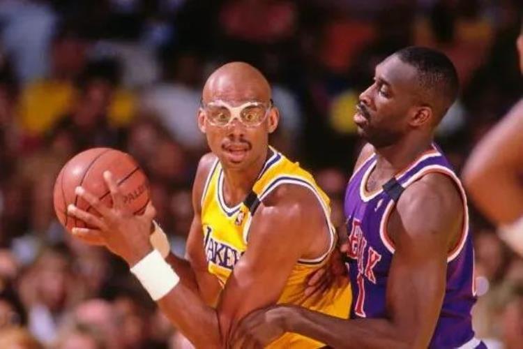 詹姆斯预计生涯得分「NBA每个年龄段的得分记录为詹姆斯量身打造的记录」