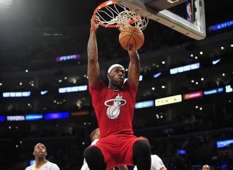 詹姆斯预计生涯得分「NBA每个年龄段的得分记录为詹姆斯量身打造的记录」