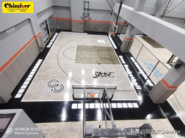 NBA地板设计「盘点NBA球队木地板彩绘风格及实际应用篮网篇」