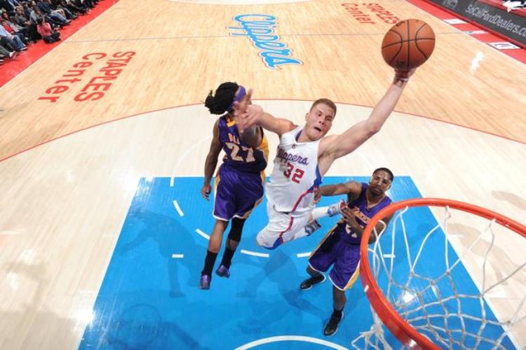 nba2kol2会升值的新秀「努力得到回报的另一种表现最佳新秀在NBA2K游戏中的能力值变化」