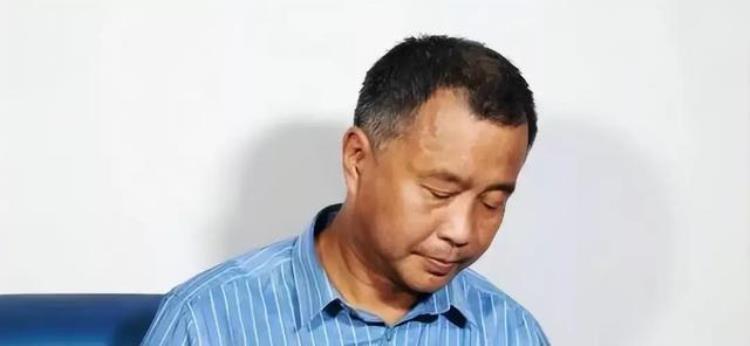 上海流浪大师沈巍最近的情况怎么样「流浪大师沈巍百万直播收入被借走至今没人还钱近况让人叹息」