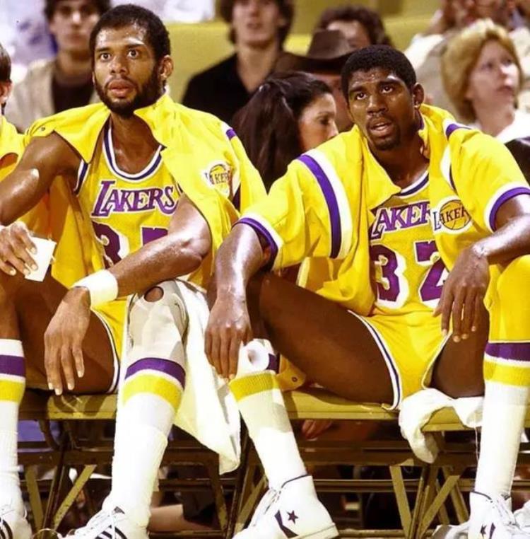 1983年NBA季后赛「NBA两大王朝球队的恩怨情仇之最强碰撞198384赛季总决赛」