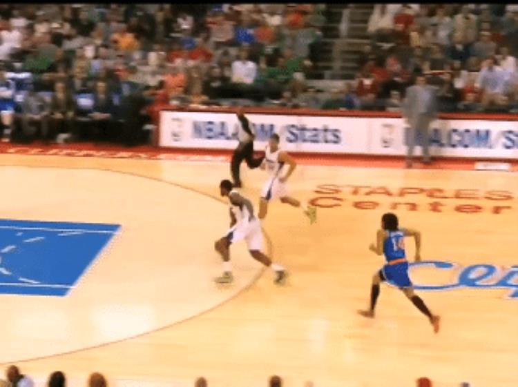 最强nba怎么大风车扣篮「NBA最强大风车扣篮詹姆斯卡特格林上榜乔丹这个太难了」