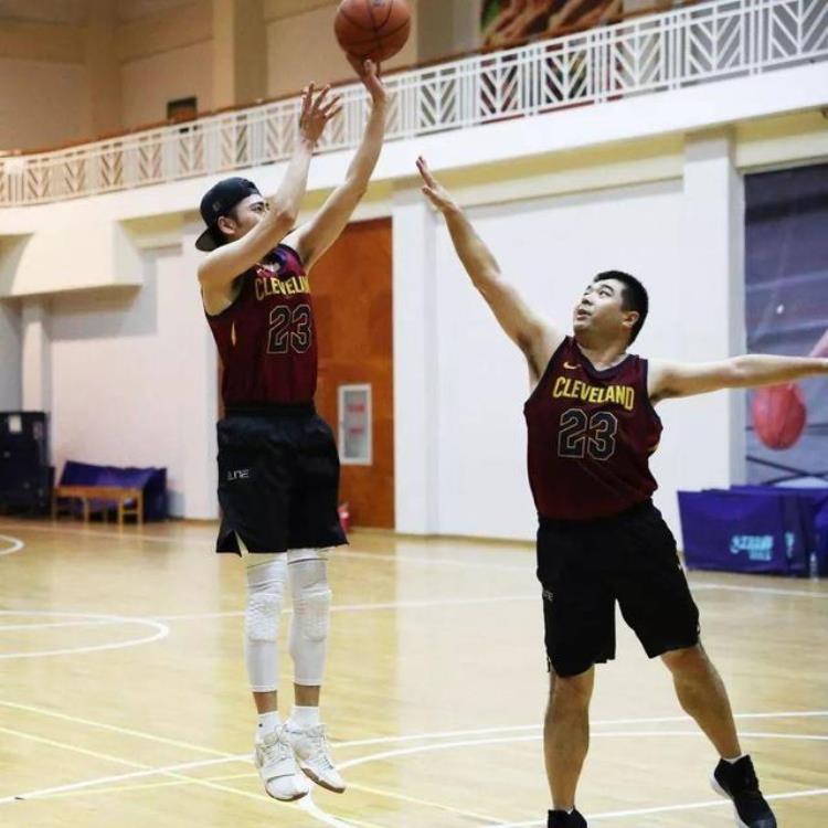新版nba球衣尺码怎么选「新版NBA球衣尺码怎么选」