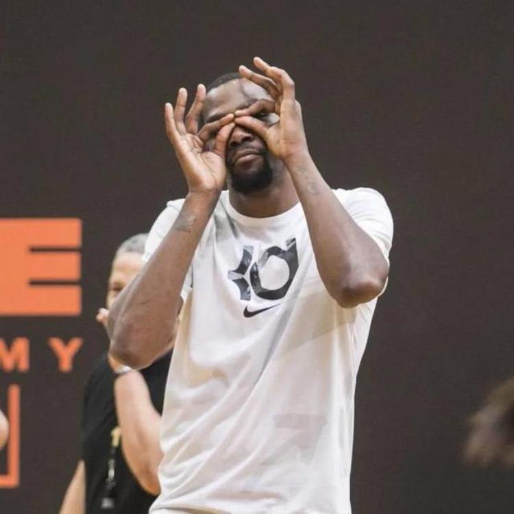圣诞头像NBA「23期NBA高清美式篮球头像喜欢的认领」