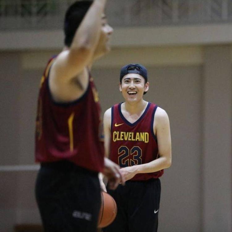 新版nba球衣尺码怎么选「新版NBA球衣尺码怎么选」