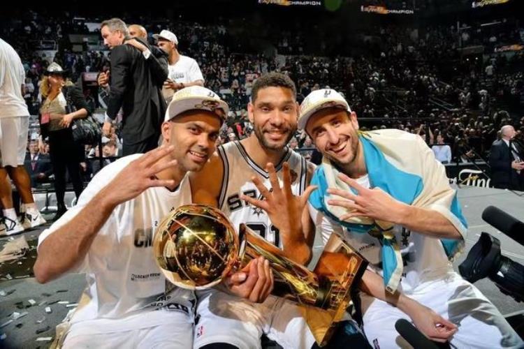 NBA历史三巨头排行「NBA历史十大三巨头排名库里杜兰特克莱仅第七GDP拿4冠排第三」