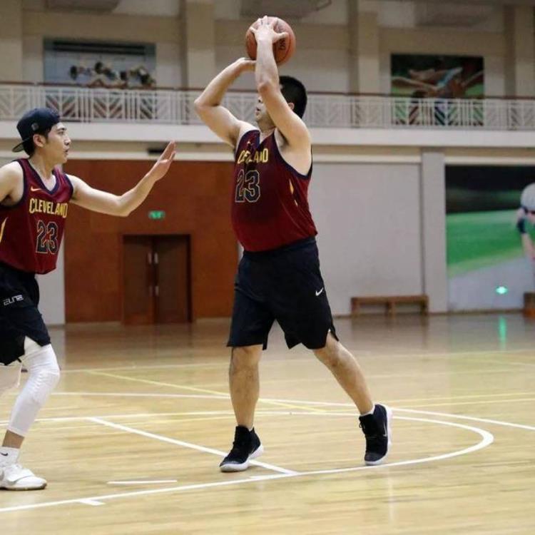 新版nba球衣尺码怎么选「新版NBA球衣尺码怎么选」