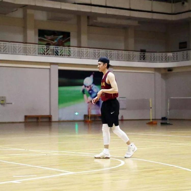 新版nba球衣尺码怎么选「新版NBA球衣尺码怎么选」