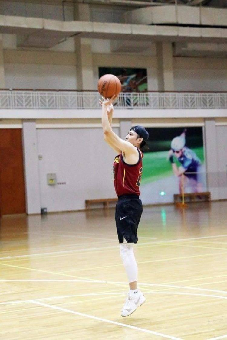 新版nba球衣尺码怎么选「新版NBA球衣尺码怎么选」