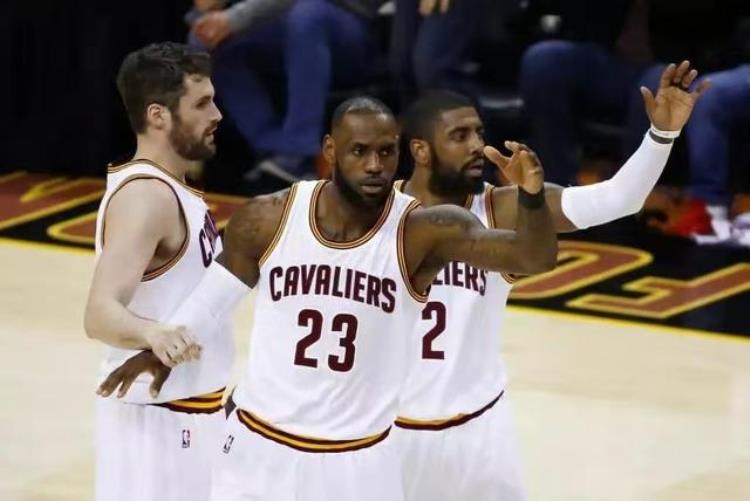 NBA历史三巨头排行「NBA历史十大三巨头排名库里杜兰特克莱仅第七GDP拿4冠排第三」