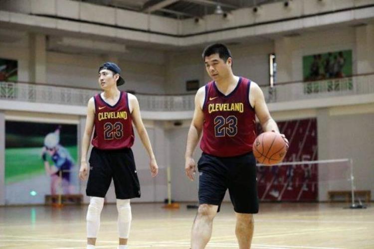 新版nba球衣尺码怎么选「新版NBA球衣尺码怎么选」