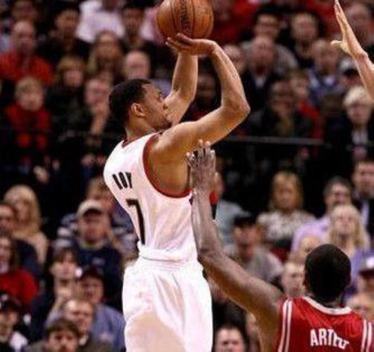 利拉德nba绝杀成功率「NBA历史十大1秒内绝杀利拉德09秒都垫底榜首01秒绝杀创神迹」