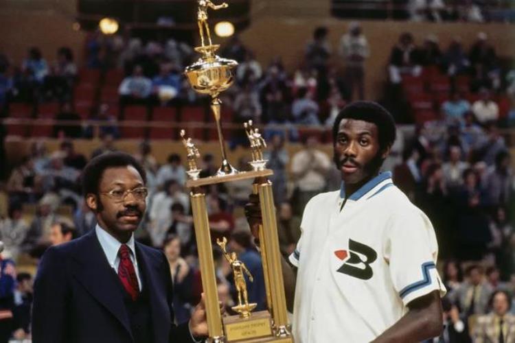 旱的旱死NBA各队MVP排行8队0MVP绿军10次登顶老詹填两队空白