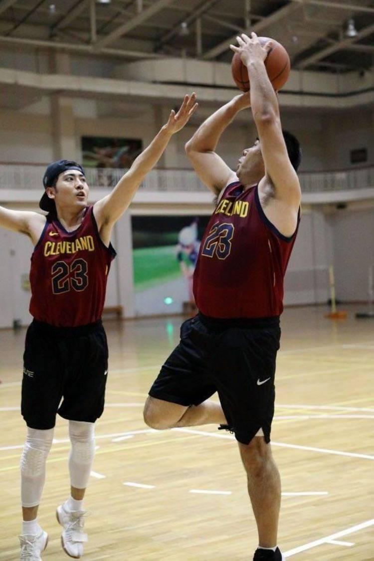 新版nba球衣尺码怎么选「新版NBA球衣尺码怎么选」