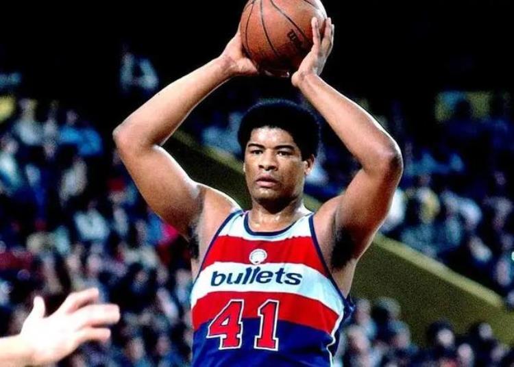 旱的旱死NBA各队MVP排行8队0MVP绿军10次登顶老詹填两队空白