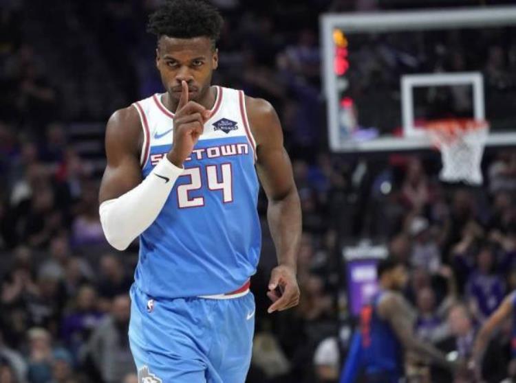 NBA十大单场三分雨表演科比利拉德上榜库里13记三分仅排第三
