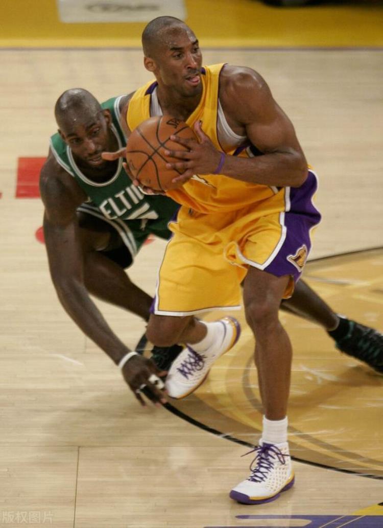 关于科比的两本经典书籍作为NBA球迷这85万字你都欣赏过吗