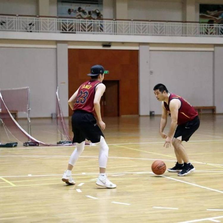 新版nba球衣尺码怎么选「新版NBA球衣尺码怎么选」