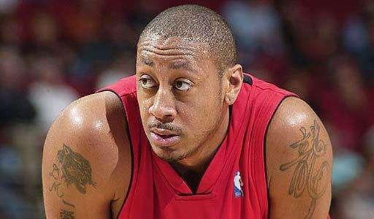 NBA十大单场三分雨表演科比利拉德上榜库里13记三分仅排第三