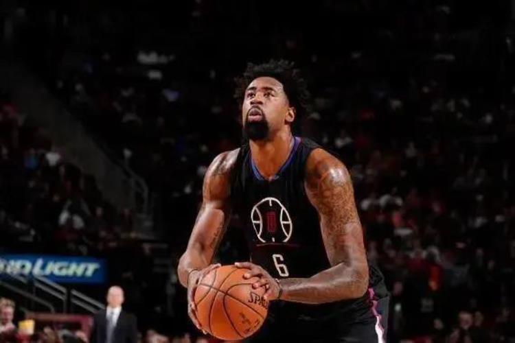 nba单赛季罚球数排行「盘点NBA历史单场罚球数排行无哈登本西蒙斯耻辱性上榜」