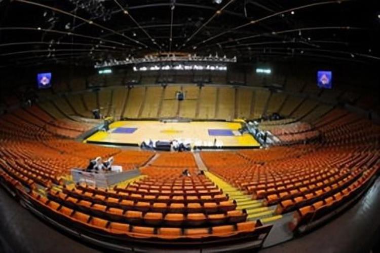nba球队一年赚多少钱「一支NBA球队每年的开销大概是多少钱老板们不怕亏损吗」
