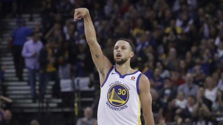 NBA十大单场三分雨表演科比利拉德上榜库里13记三分仅排第三