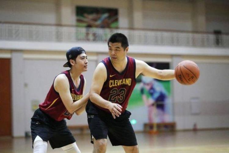 新版nba球衣尺码怎么选「新版NBA球衣尺码怎么选」