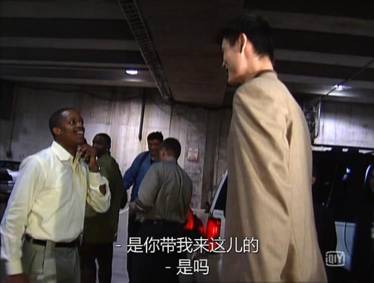 十五年前姚明刚到NBA火箭队时这两个人对他的帮助很大