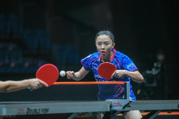 乒乓球冠军嫁给韩国人,59岁华裔老将力克韩乒一姐