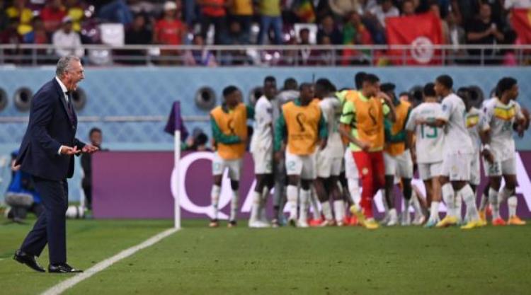 厄瓜多尔巴塞罗那队「卡塔尔世界杯厄瓜多尔队主帅阿尔法罗暂不确定我的未来」