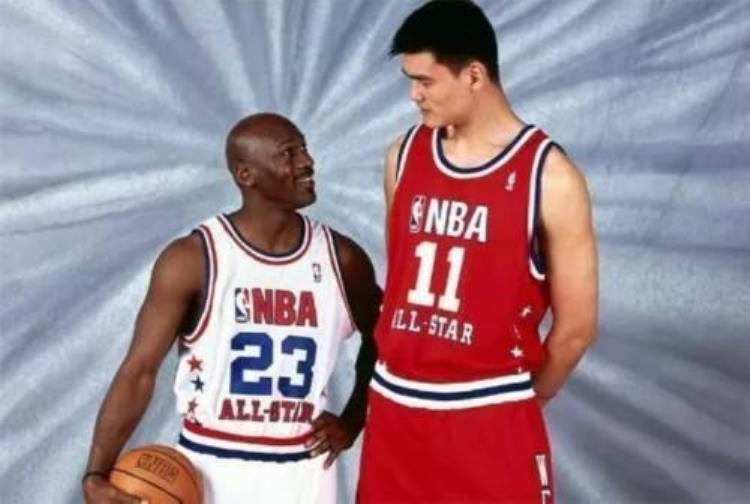 奥尼尔和姚明合照「NBA球星跟姚明合影啥样奥尼尔显瘦欧文让人一言难尽」