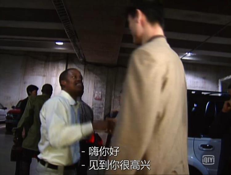 十五年前姚明刚到NBA火箭队时这两个人对他的帮助很大