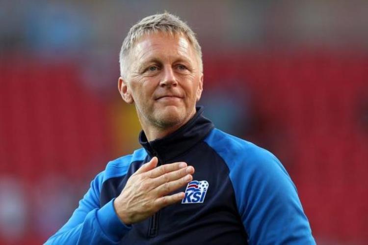冰岛足球队教练「他们是被正职耽误的足球员冰岛足球队兼职牙医导演候选人」