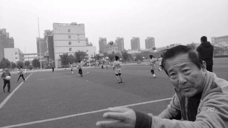 深圳王之者足球武磊少年时期的教练他就是绿茵之子