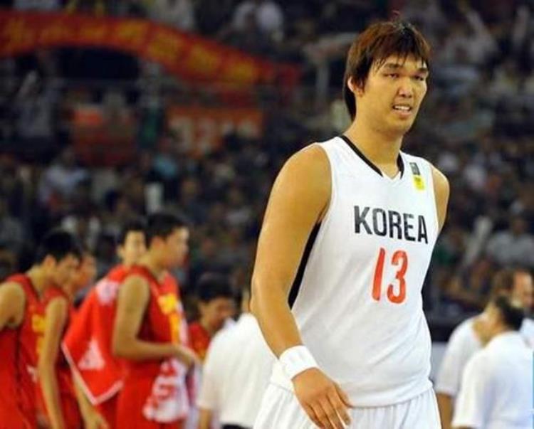 韩国第一中锋叫板姚明「被韩国人誉为亚洲第一中锋NBA赛场四战姚明总共得5分」