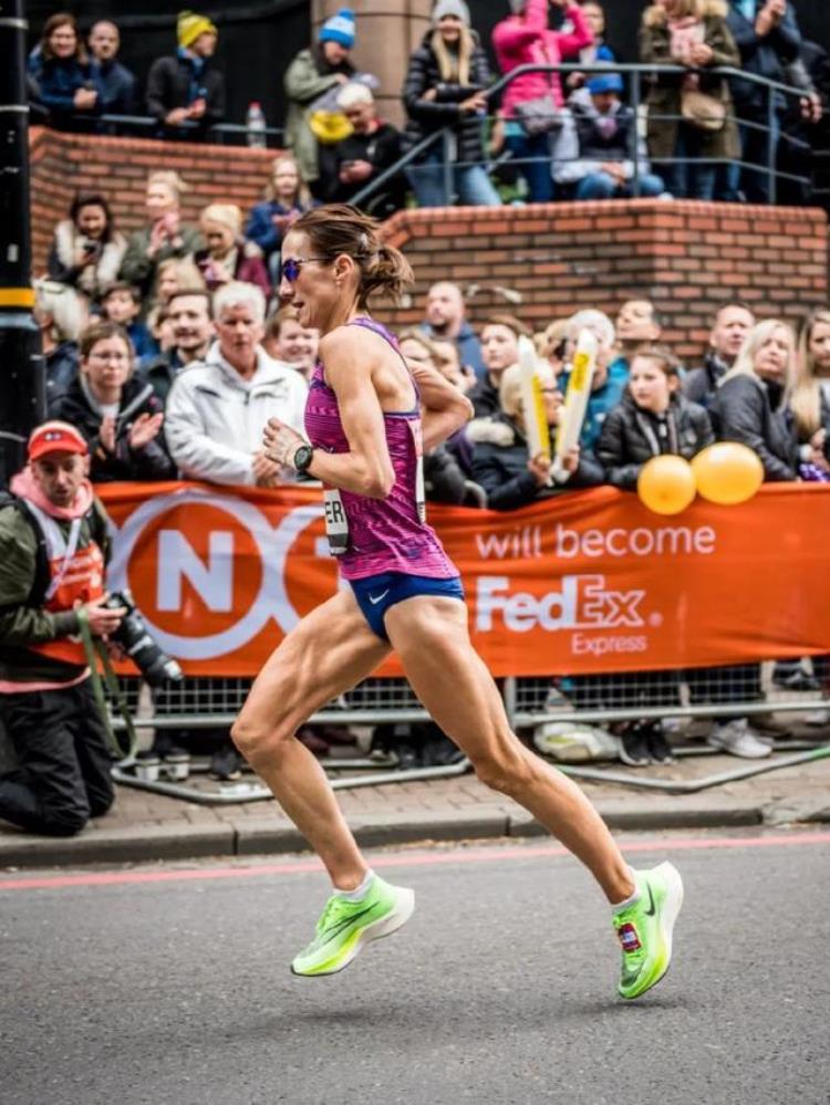 澳籍华人女子跑步,46岁女跑者刷世界纪录