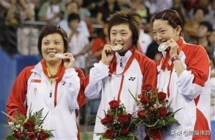 中国女乒退役世界冠军「国乒女将入籍他国夺首枚奥运奖牌30岁却被抛弃将四战奥运」