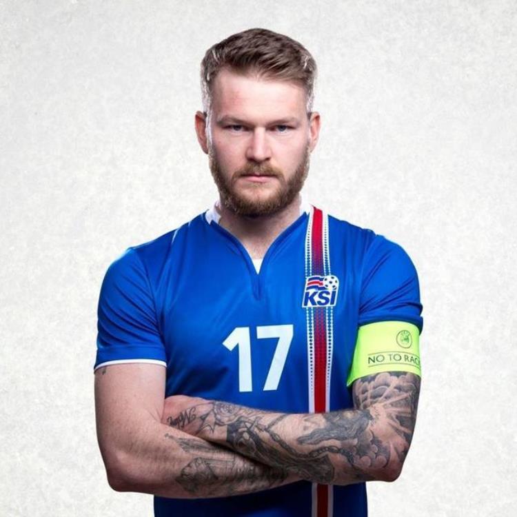 冰岛足球队教练「他们是被正职耽误的足球员冰岛足球队兼职牙医导演候选人」